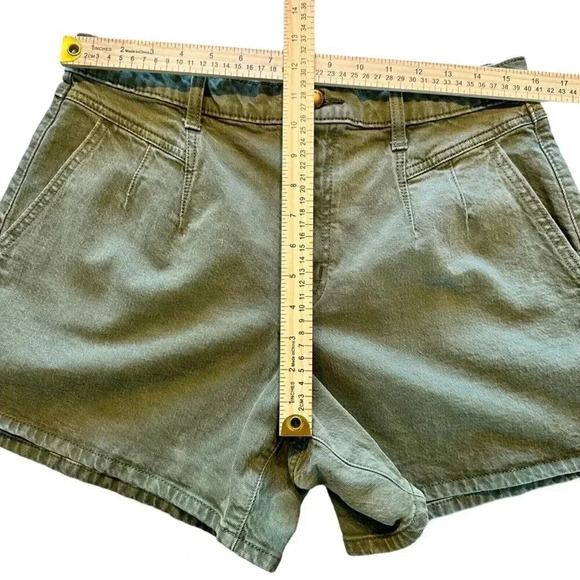 Universal Thread jean shorts women's size 12/31R green pin tuck short - Picture 11 of 12